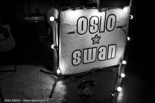 OsloSwanLive-LeChina-01